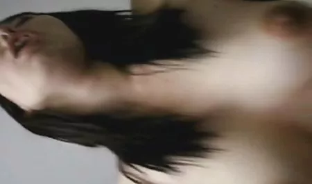 Dulce 와 마린 아름다운 쌍 레즈비언 커플이 핥고 키스