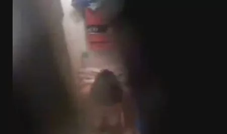 카일리당하지 않은 매우 아름다운 여자 운동